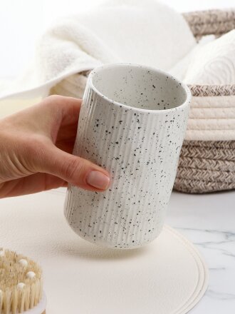 серый с вкраплениями