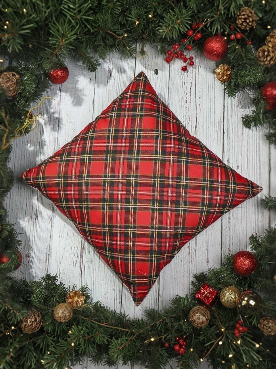 Чехол на подушку Ромбы, 100% полиэстер, 45х45 см, красно-зеленый, T2023-3262