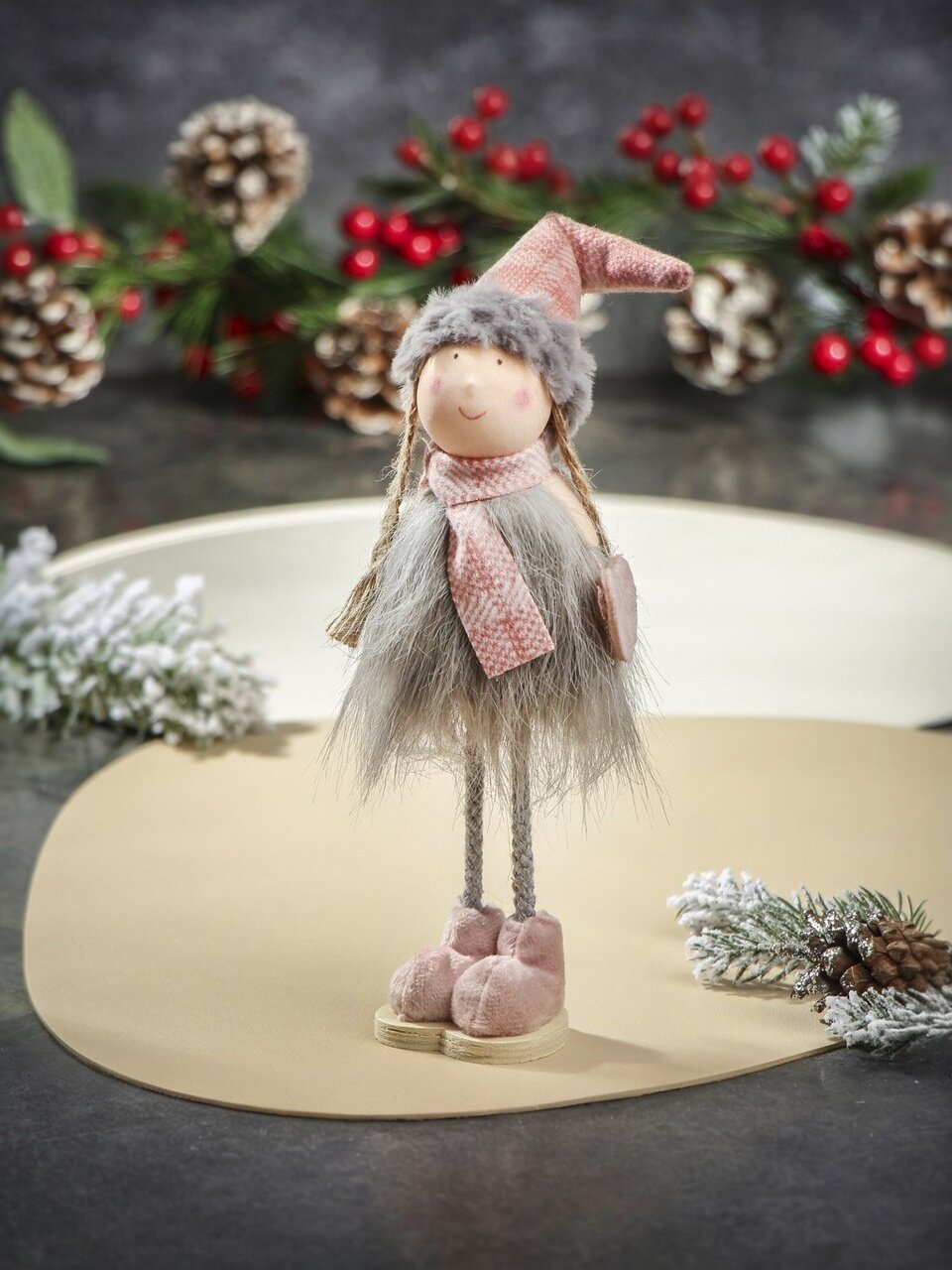 Фигурка декоративная Девочка, 28 см, серо-розовая, Y4-8431