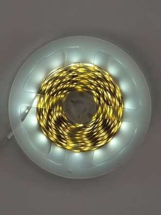 Лента светодиодная SMD 2835, 60 светодиодов/метр, 12 В, 4.8 Вт, IP20, 5 м, готовый комплект, адаптер, General Lighting Systems, 60LED/м-4.8BT/м-12B-IP20-6K, 500422