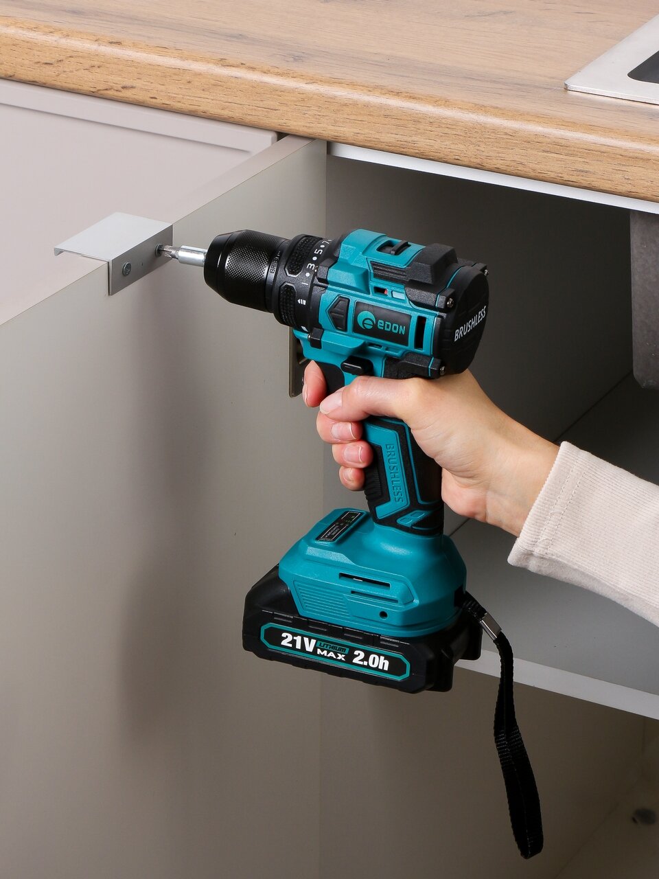 Дрель-шуруповерт аккумуляторный, Edon, AD-21CBL, бесщеточный, 21 В, кейс, 28013