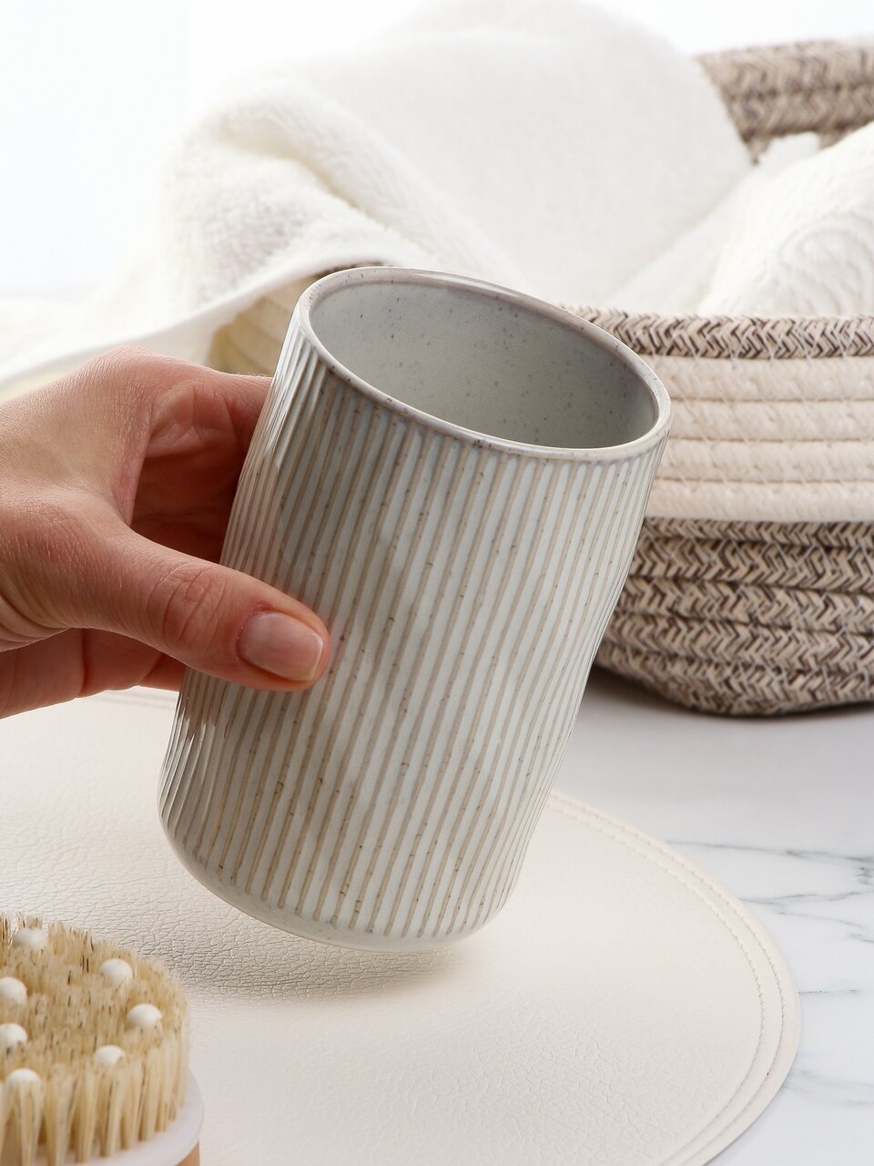 Стакан для зубных щеток, 7.3х7.3х11 см, керамика, бежевая полоса, Y4-9845