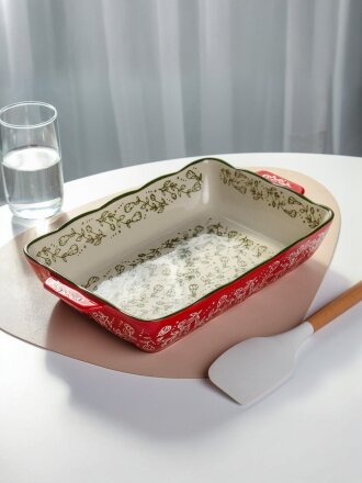 красный