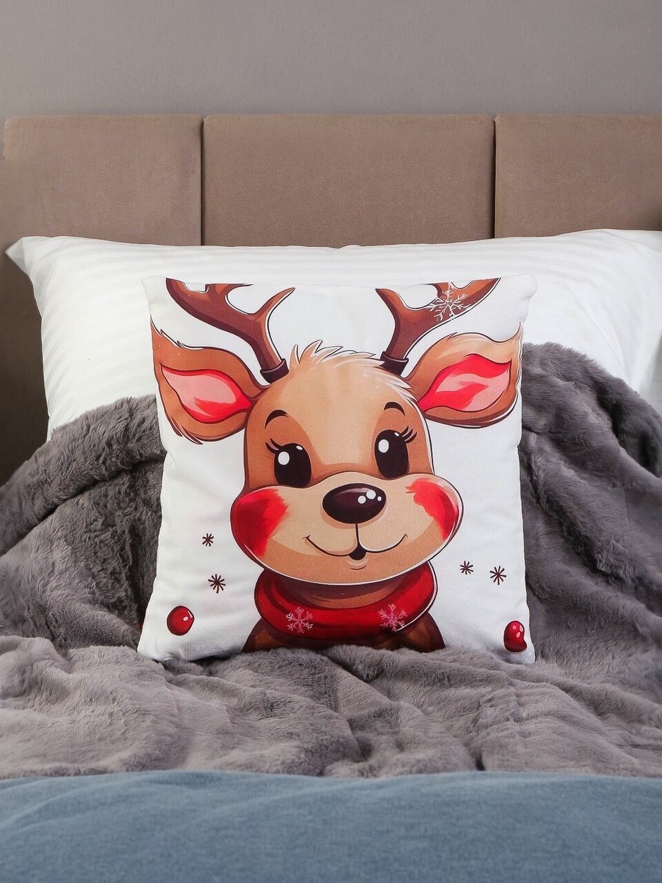 Подушка декоративная, 38х38 см, Олень, 100% полиэстер, Микрос