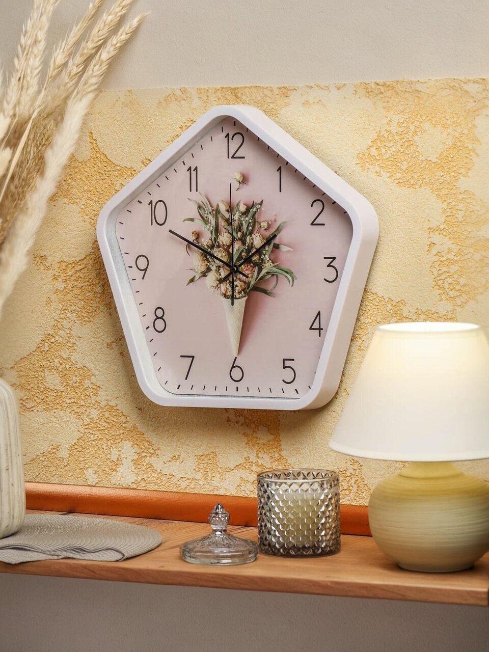 Часы настенные, 34х33х4 см, пятиугольные, пластик, розовые, Букет, Y4-5199