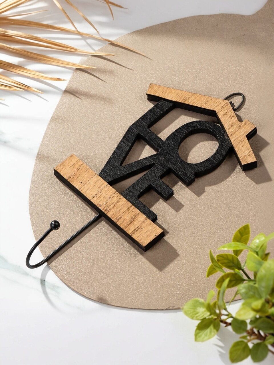 Ключница Love, 12х14.5 см, МДФ, 1 шт, на декоративном панно, A200148