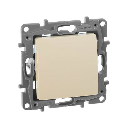 Механизм переключателя 1-кл. СП Etika 10А IP20 250В 10AX безвинт. зажимы сл. кость Leg 672305