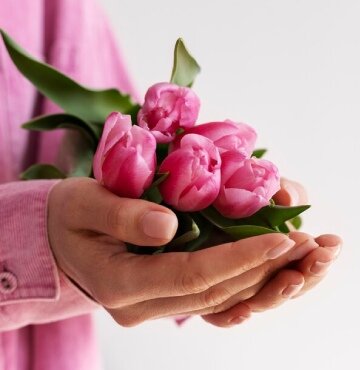 Подарки женщине на 8 марта