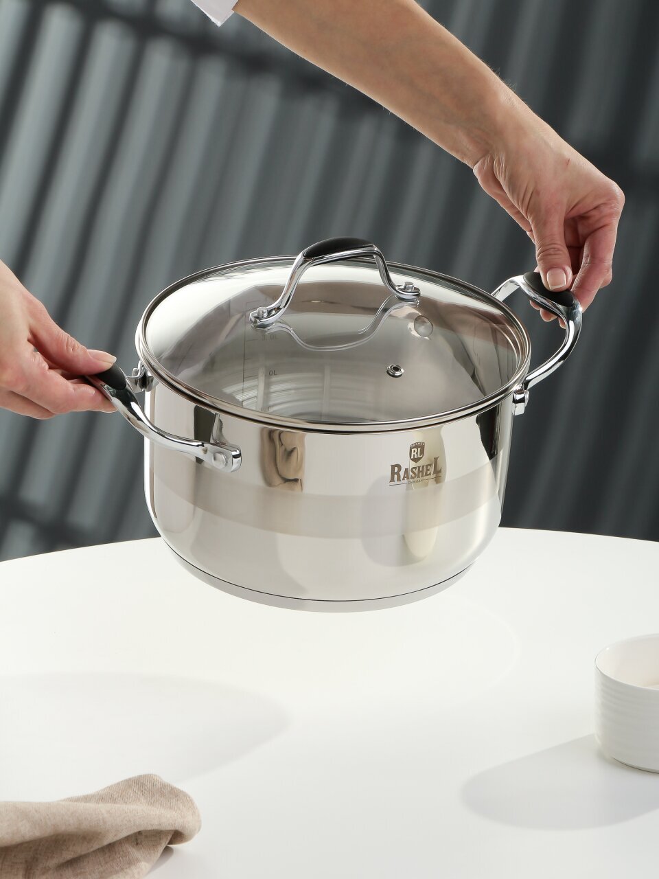 Кастрюля нержавеющая сталь, 4.7 л, крышка стекло, RasheL, R-40-22, серая, индукция