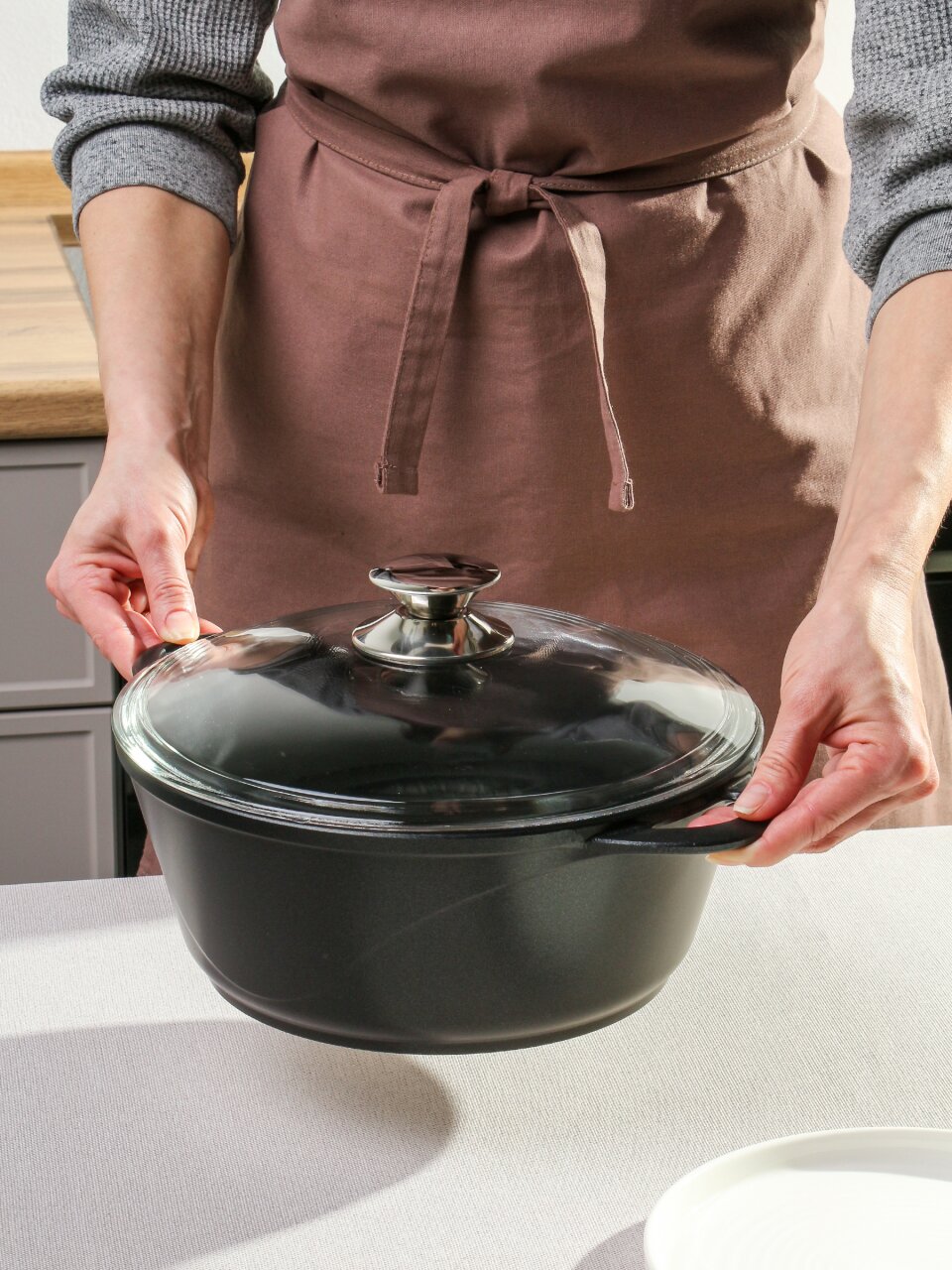 Кастрюля алюминий, антипригарное покрытие, 4 л, крышка стекло, Горница, Классик, к2633а