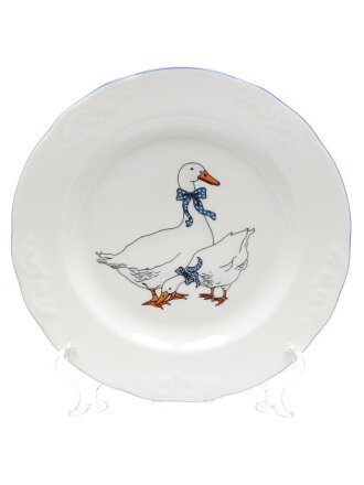 Тарелка обеденная, керамика, 24 см, круглая, Надежда Гуси, Добрушский фарфоровый завод, 9С1659/1Ф34, в ассортименте