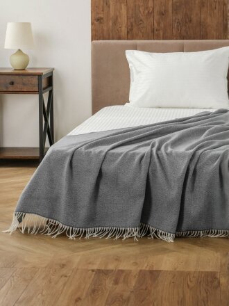 белый, серый