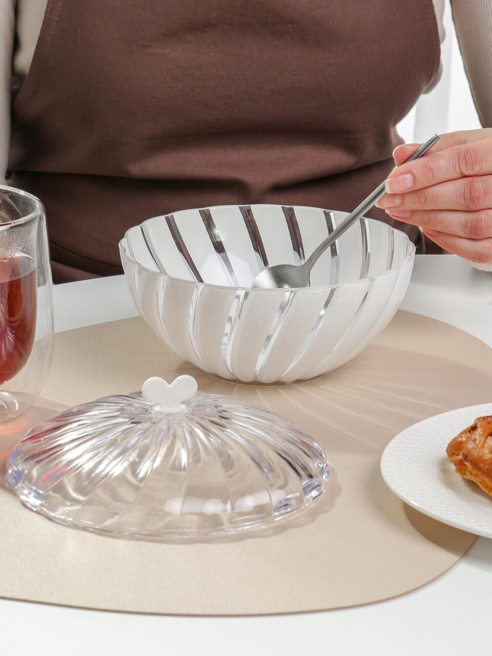 Сахарница 800 мл, пластик, с крышкой, белая, Альтернатива, Грация, М6351