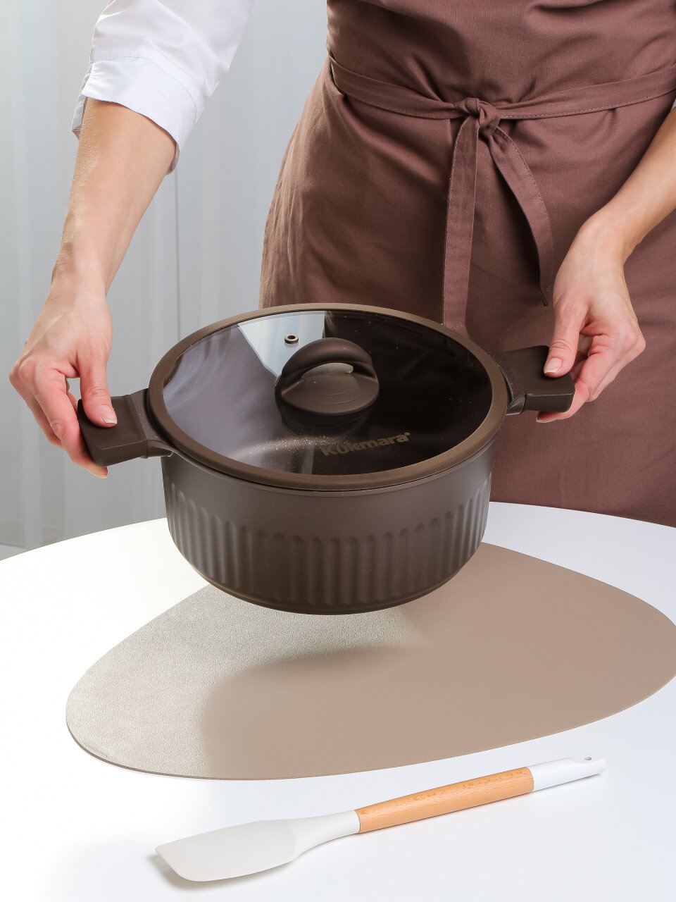 Кастрюля литой алюминий, антиприг, 4.2 л, крышка стекло, Kukmara, Stella, mokko, ксм42а