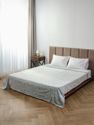 зелено-голубой