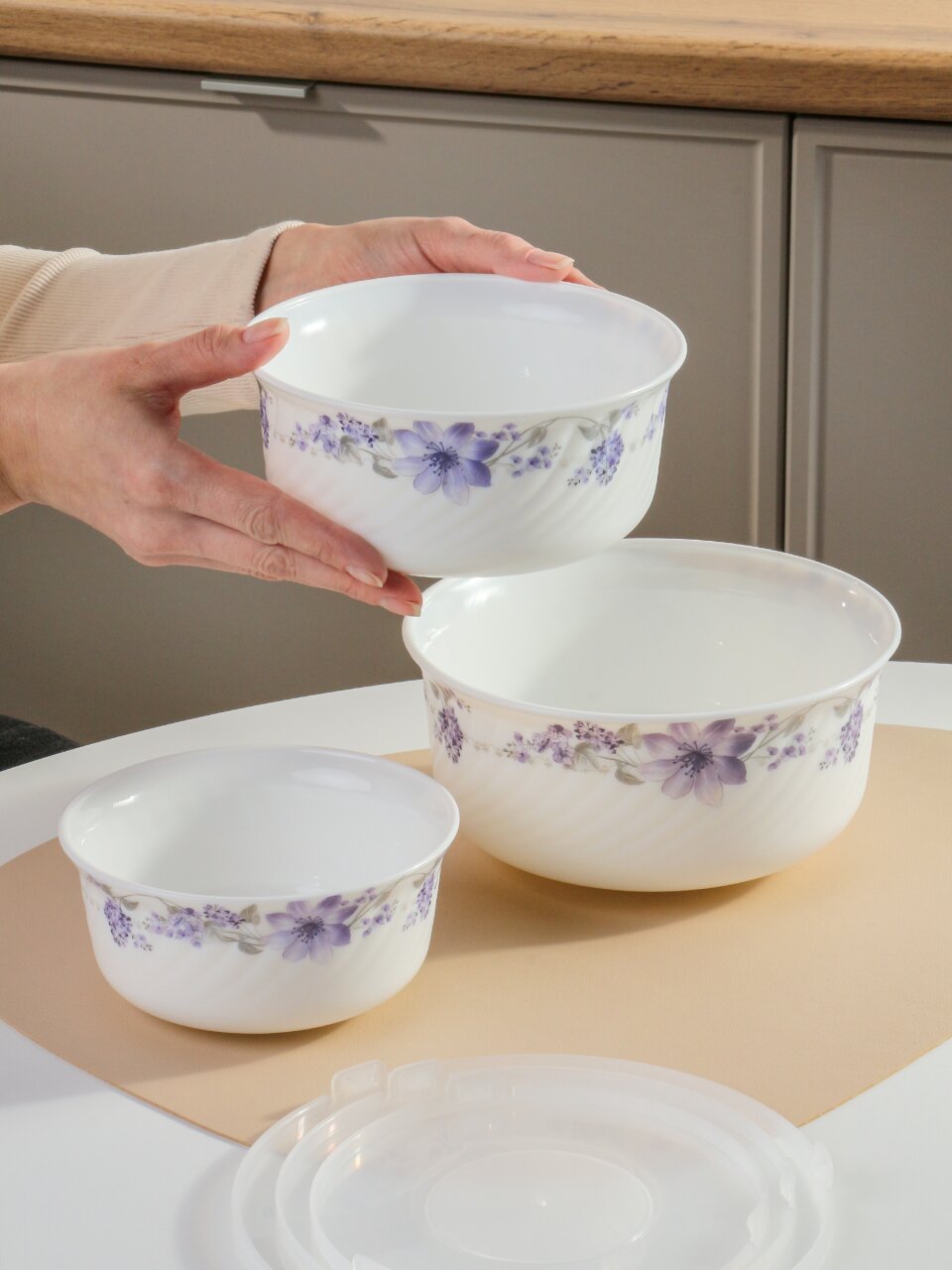 Салатник стеклокерамика, круглый, 3 шт, 9 см, 19, 16, 14 см, 0.5,0.8,1.4 л, с крышкой, Элегия, Daniks