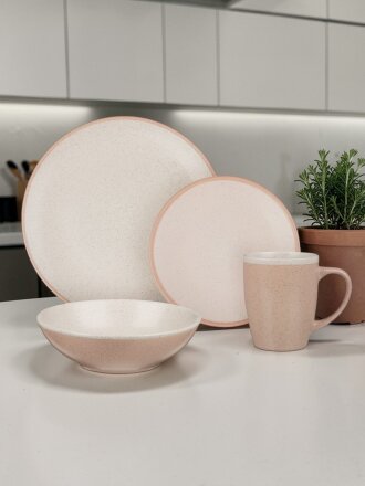 коричневый