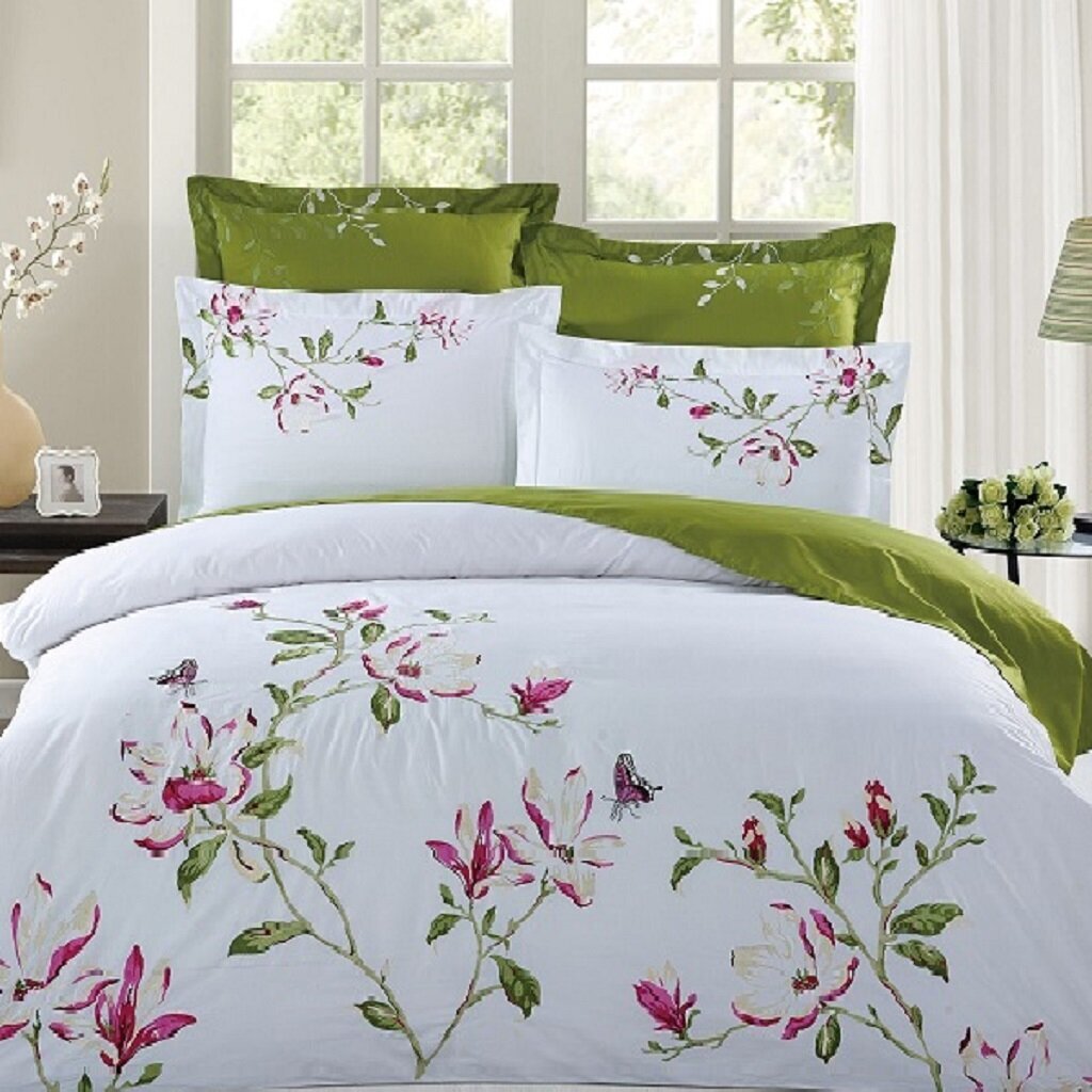 Постельное белье Василиса евро сатин шик (простыня 240х260 см, 2 наволочки 50х70 см, 2 наволочки 70х70 см, пододеяльник 220х200 см) Нежность Вышивка 3-21