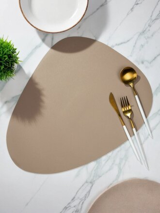 коричневый