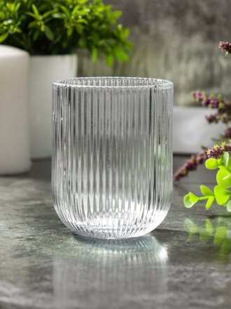 бесцветный