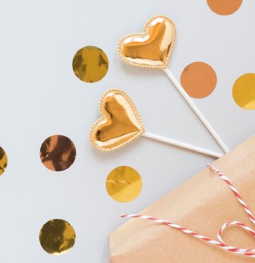 Подарки женщине на 14 февраля