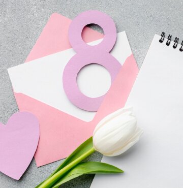 Подарки учителю на 8 марта