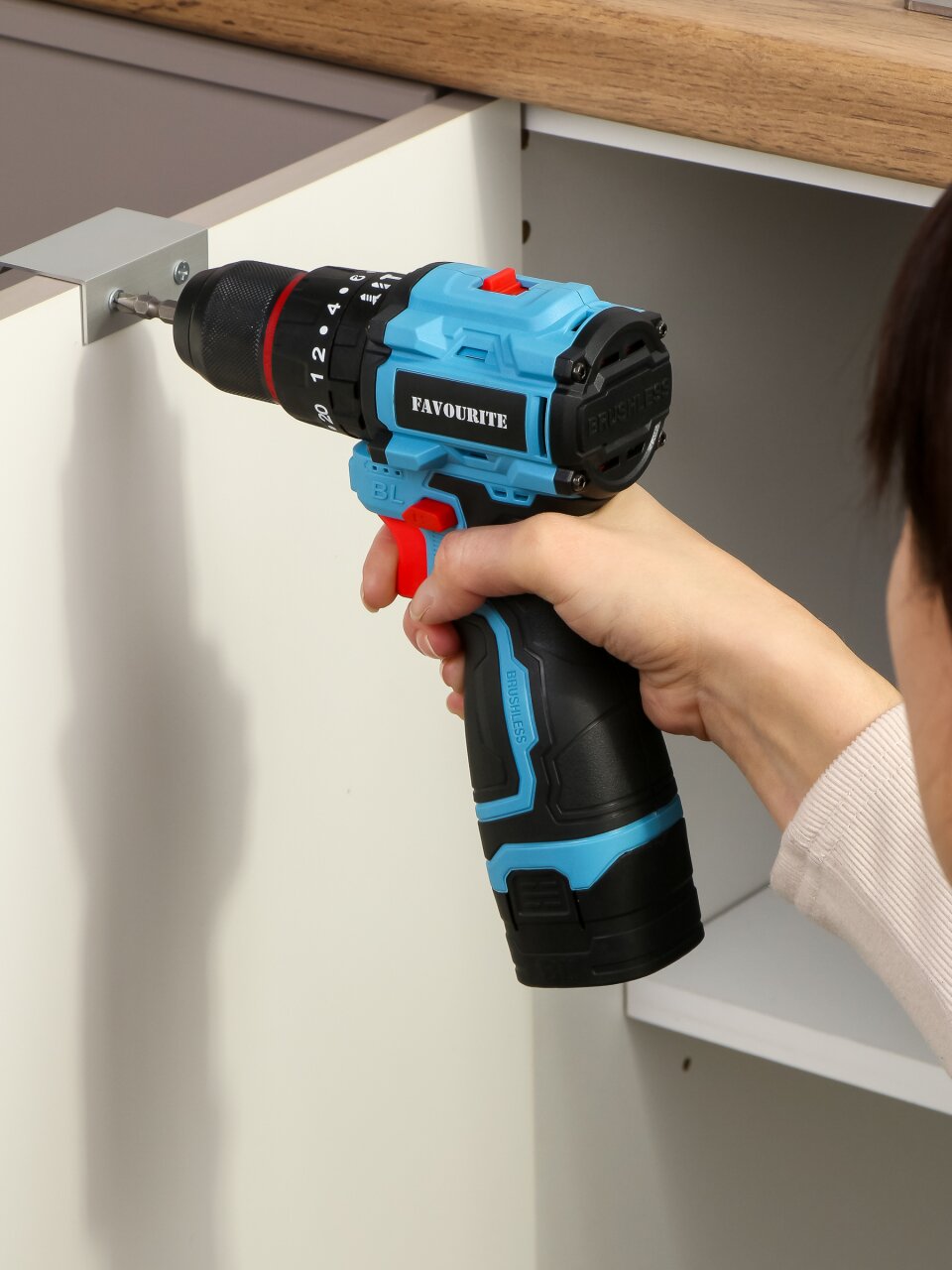 Дрель-шуруповерт аккумуляторный Favourite ДАБ 16 бесщеточный 16 В кейс 303301602 2490₽