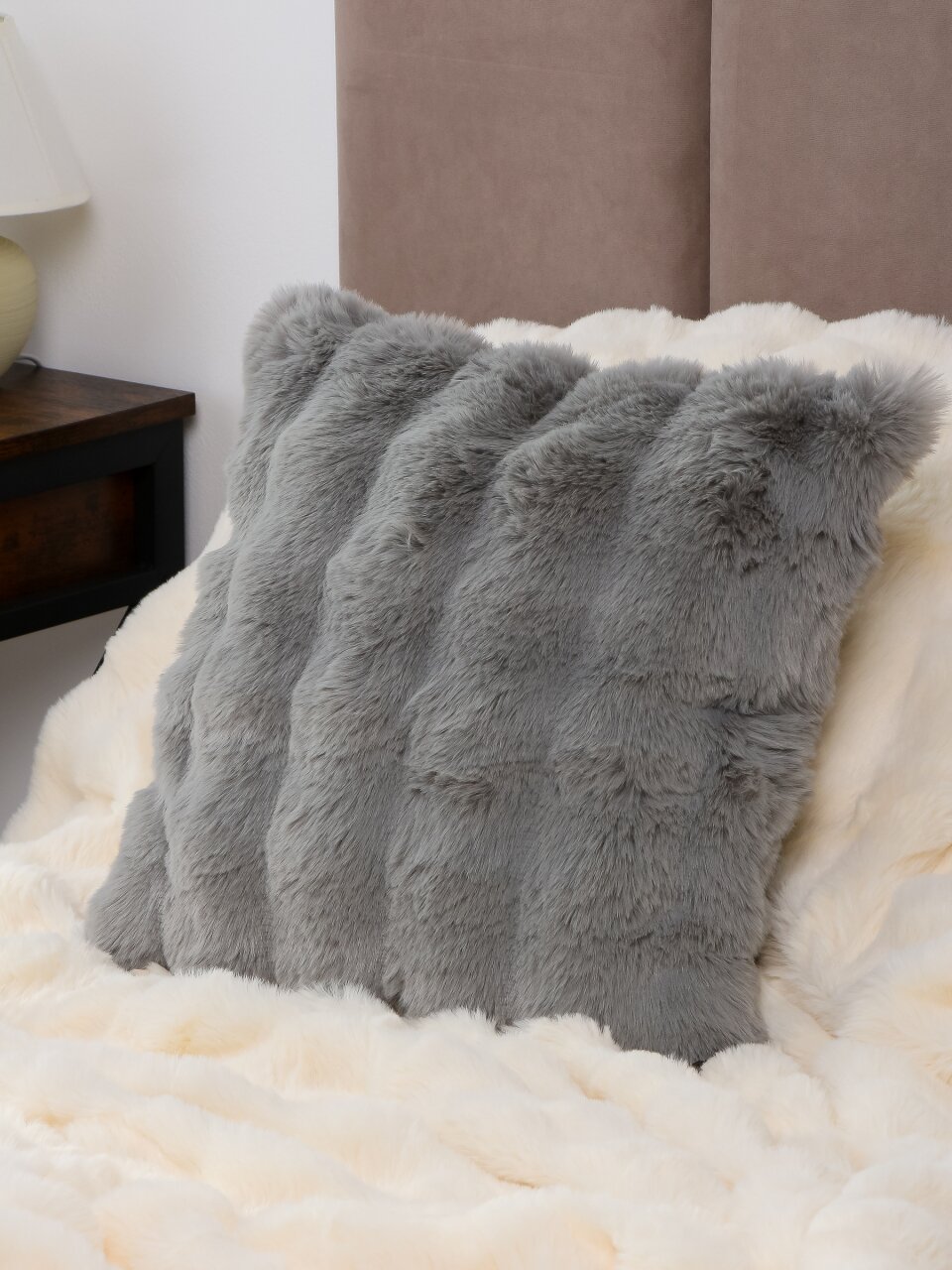 Наволочка декоративная Кролик, 100% полиэстер, 45 х 45 см, серая, A130055