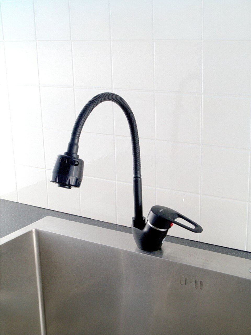 Смеситель для кухни, Эверест, гибкий излив, с картриджем, черный, B58-0266