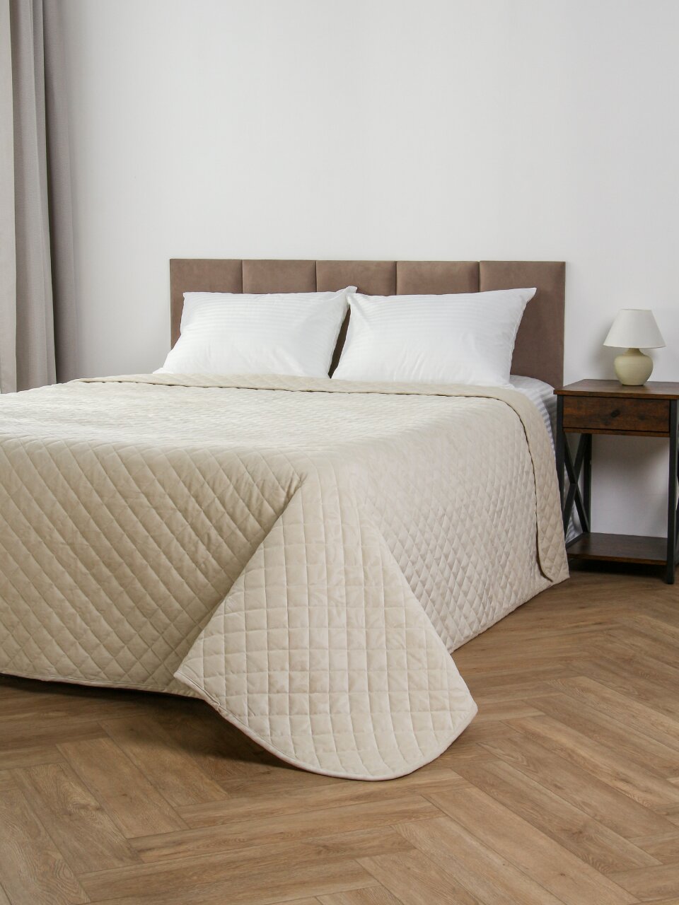 Покрывало евро, 240х260 см, 100% полиэстер, стеганое, Silvano, Flora, молочное