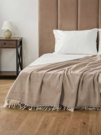 белый, бежевый