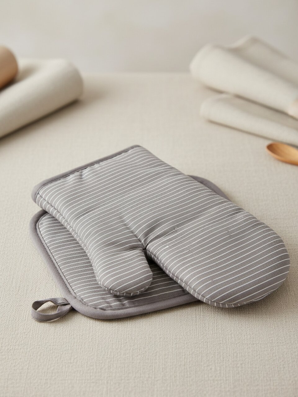 Набор кухонный 2 шт, варежка 30х17 см, прихватка 17.5х17.5 см, полиэстер, серый, B180064