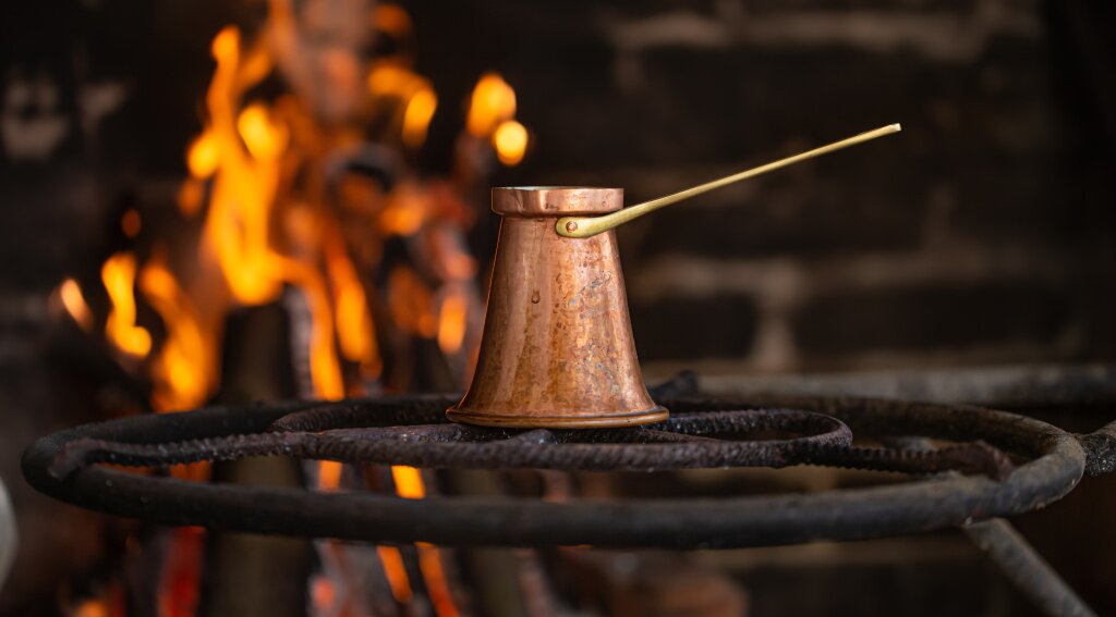 brew-coffee-turk-open-fire-concept-cozy-atmosphere-drinks.jpg