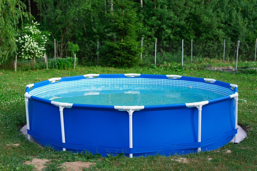 blue-portable-country-pool-lawn-country-garden.jpg