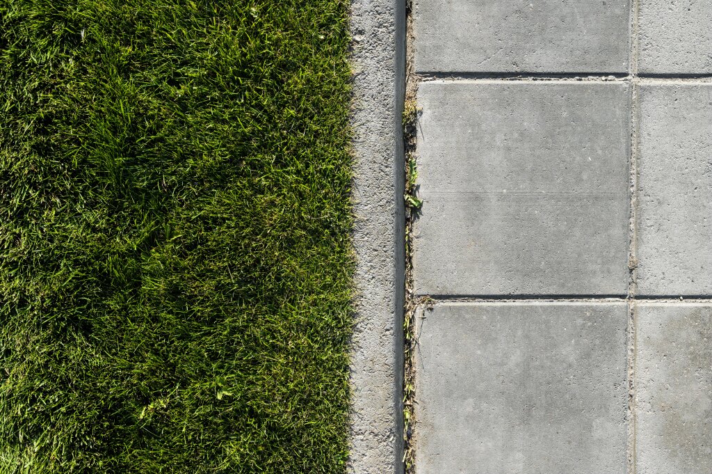 дорожка contrasting-outdoor-texture-design.jpg