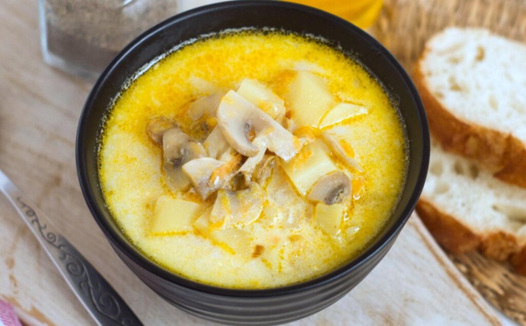 Крем-суп с плавленым сыром и картофелем