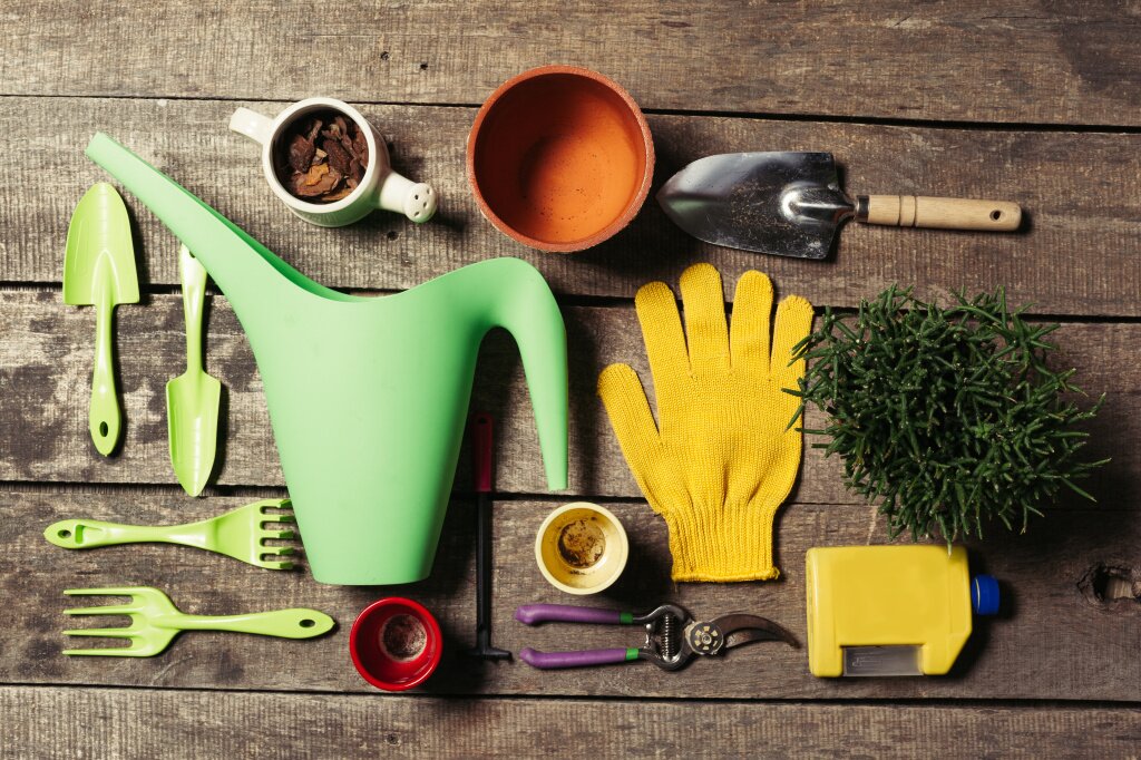 composition-garden-tools.jpg