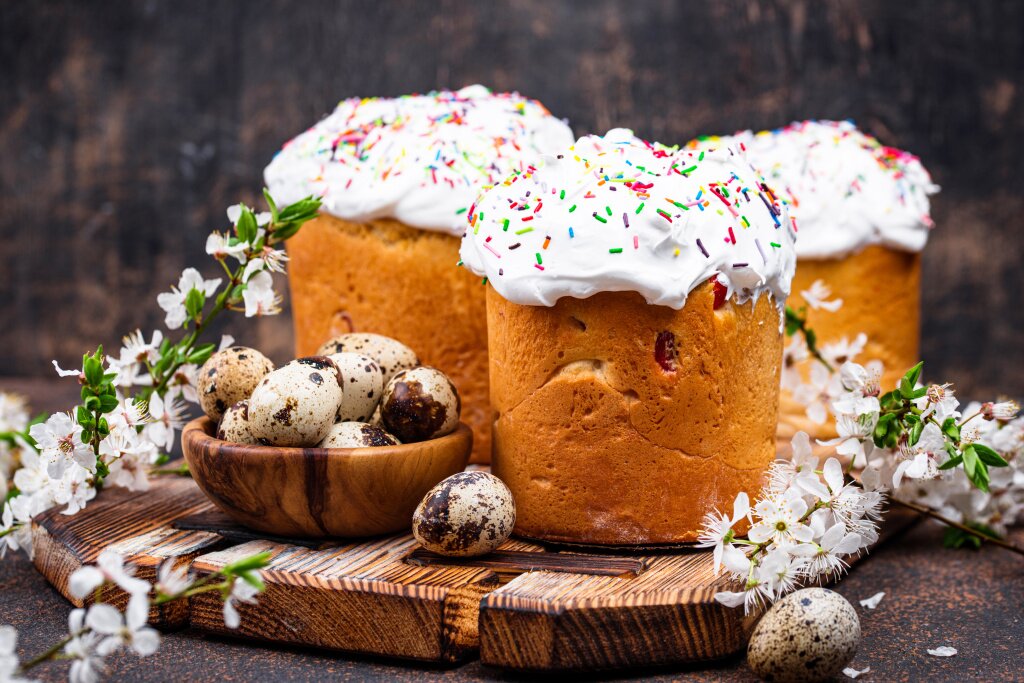 кулич tradicionnyi-kulic-kulic-s-topingom.jpg