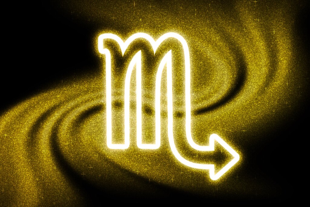 стрелец znak-zodiaka-skorpion-zolotoi-blesk-goroskop-astrologia-fon-skorpion-na-temnom-fone.jpg