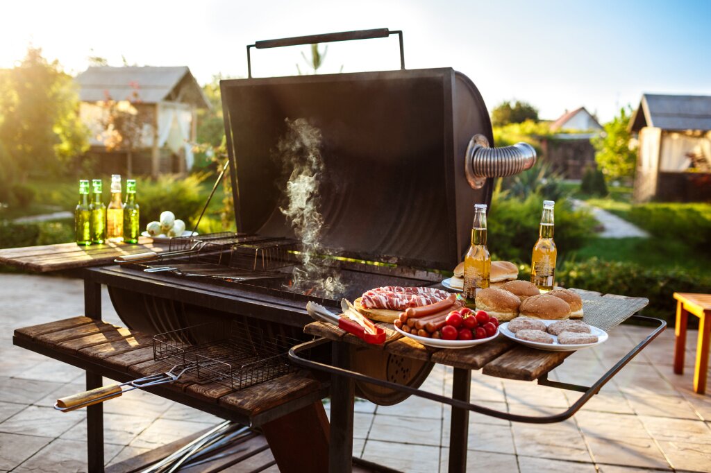 barbecue-grill-party-tasty-food-wooden-desk.jpg