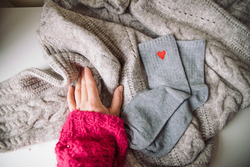 Чем заняться в ноябре - купить теплые носки