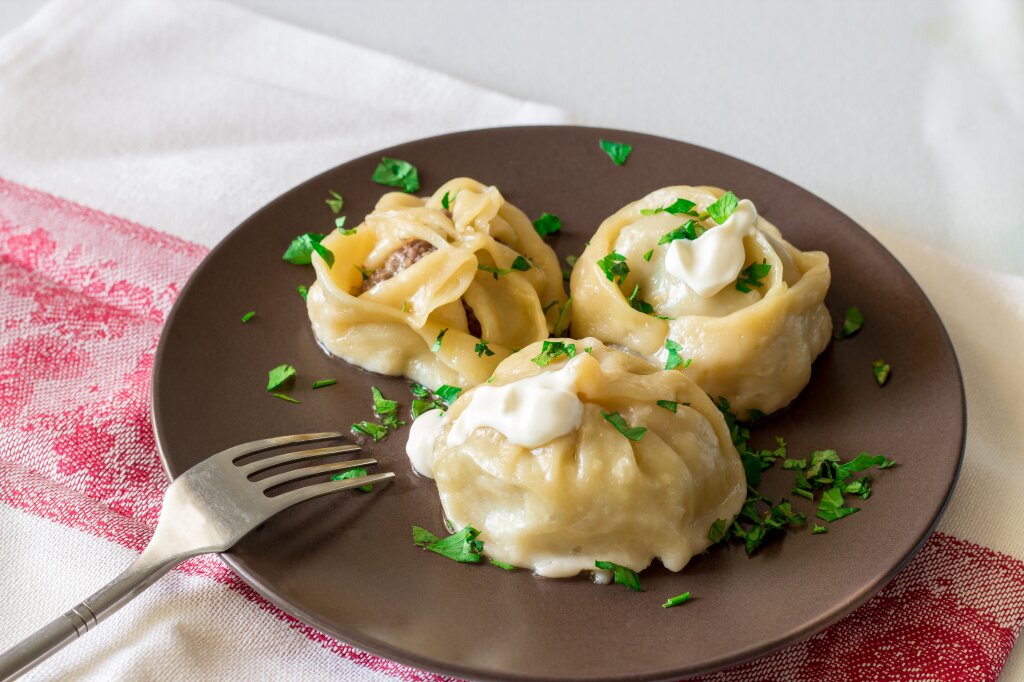 khinkali-manti-pose-buzi-dumplings.jpg