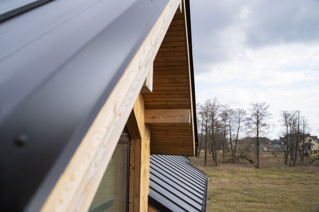 wooden-building-with-modern-roof.jpg wooden-building-with-modern-roof.jpg