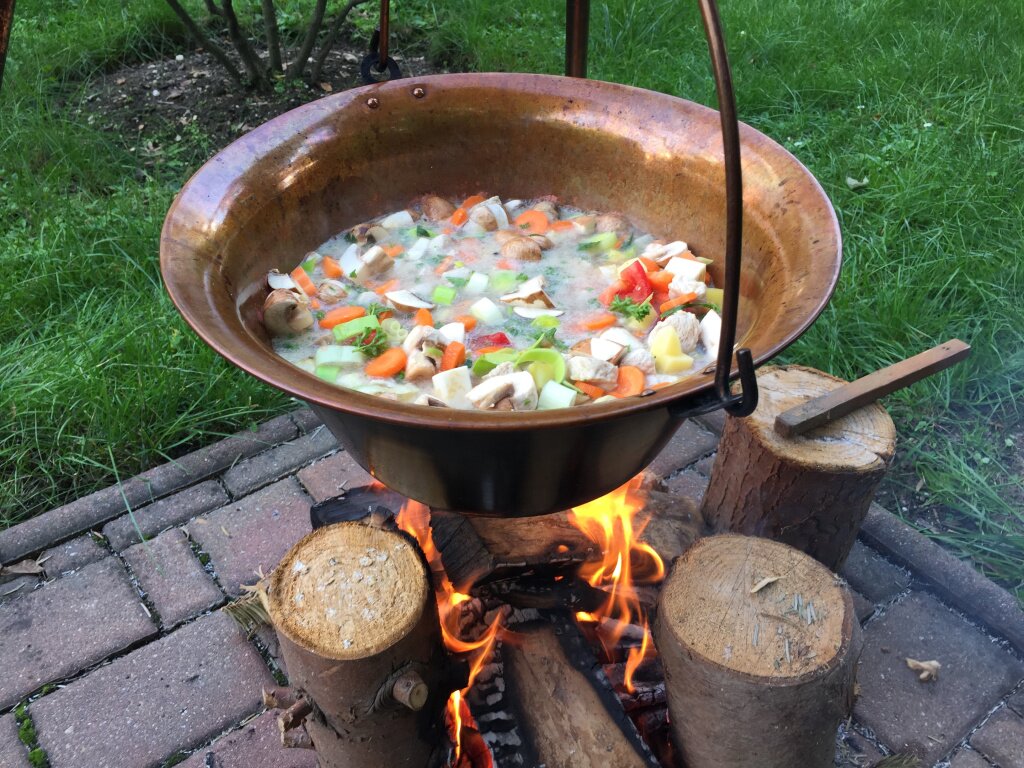 грибной суп на костре