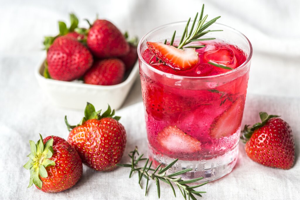 vodnyi-recept-klubnicnogo-rozmarina.jpg