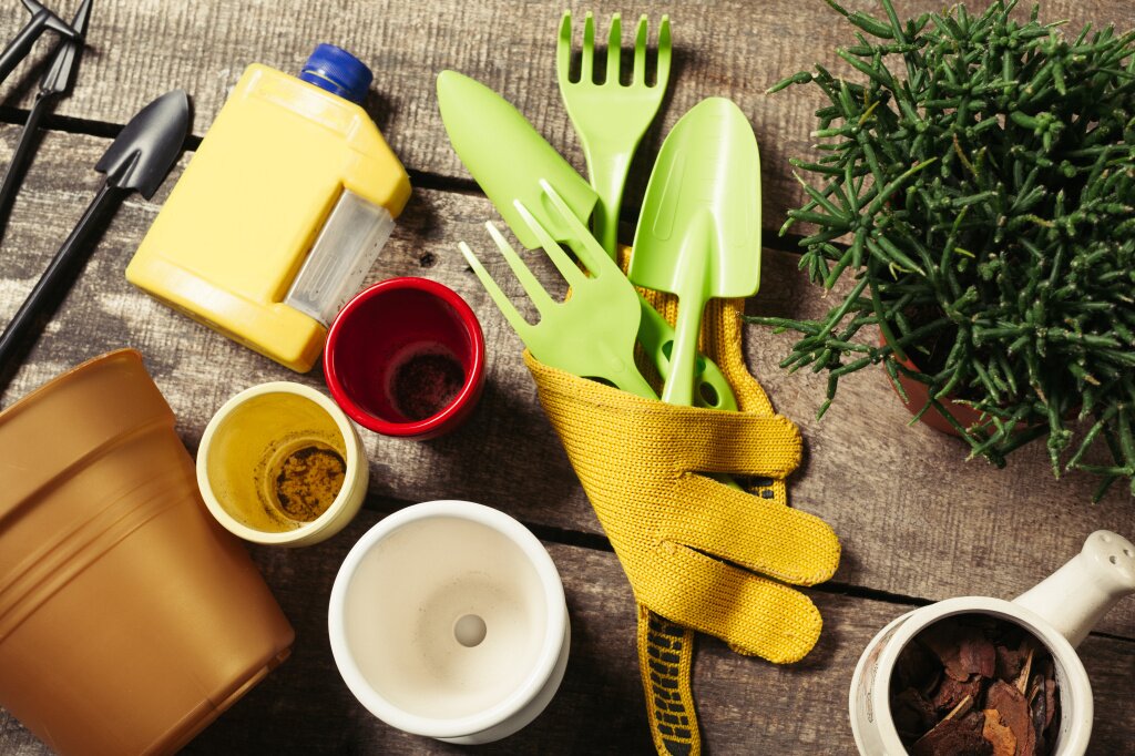 инструмент composition-garden-tools.jpg