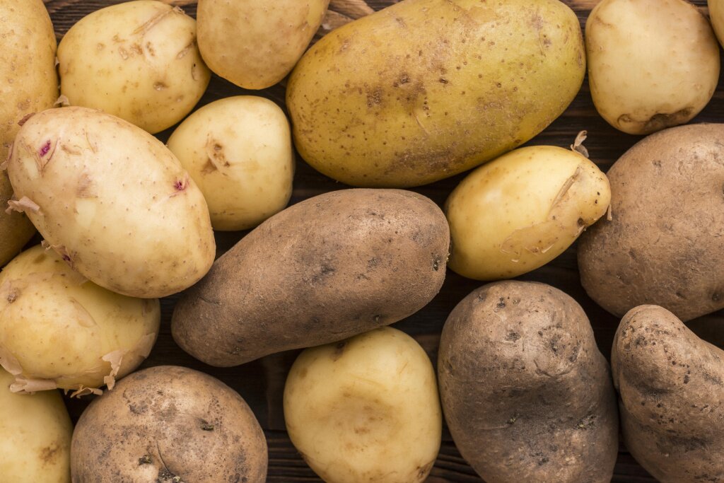 close-up-potatoes-floor.jpg