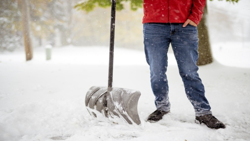 Изготовление лопаты для уборки снега своими руками