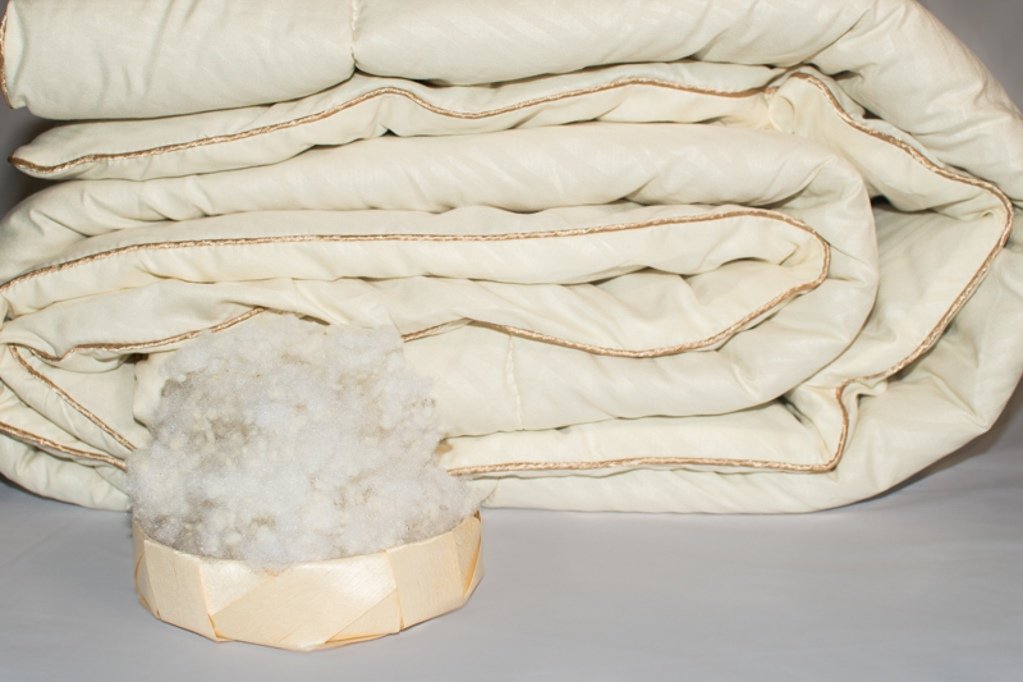 Какое одеяло теплее – из пуха, шерсти или синтетики