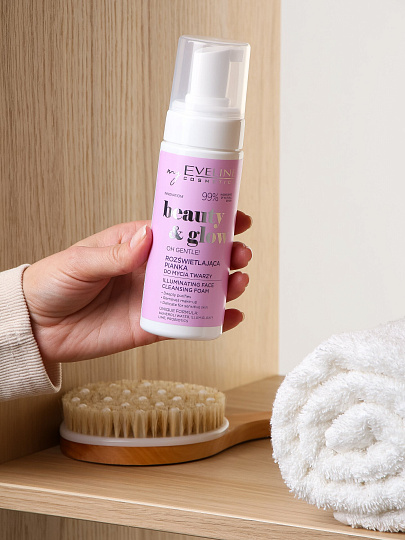 Пенка для умывания Eveline, Освежающая с эффектом сияния, 150 мл